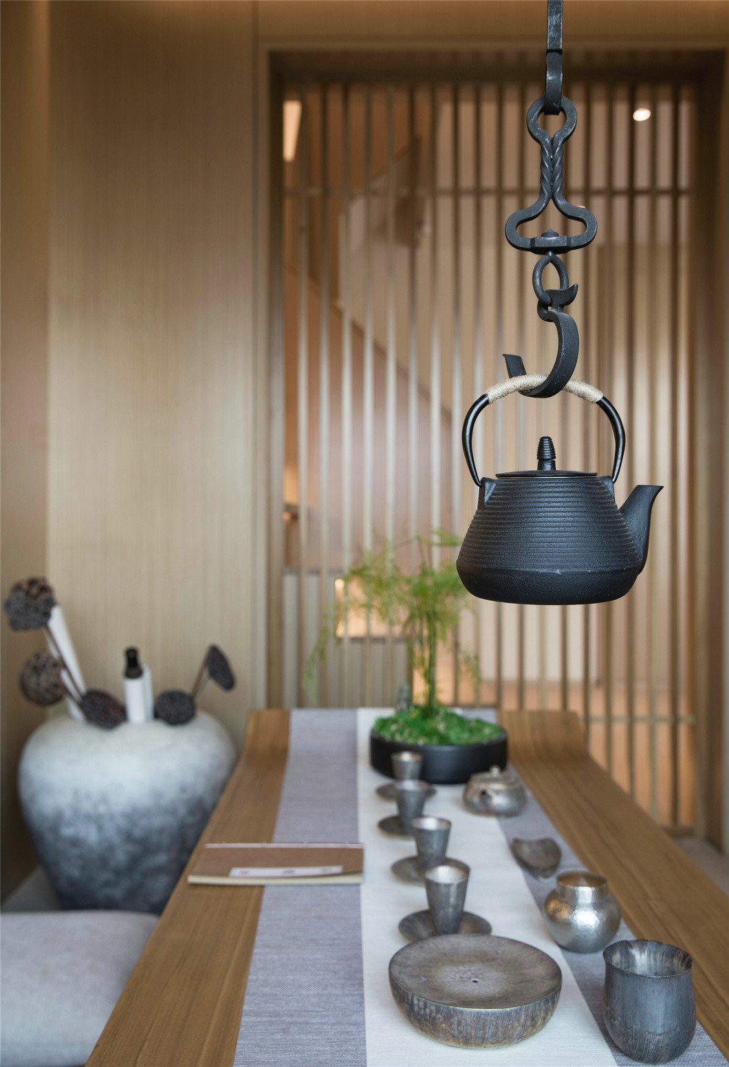 禪意日式原木風(fēng)格家裝設(shè)計(jì)室內(nèi)裝修效果圖-茶桌 禪意日式原木風(fēng)格家裝設(shè)計(jì)室內(nèi)裝修效果圖-茶桌